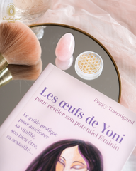 Coffret Spécial - L'oeuf de la guérison de vos blessures d'amour + Rond de rechargement énergétique + Livre- Quartz rose moyen non troué + Rond quartz cristal + Livre