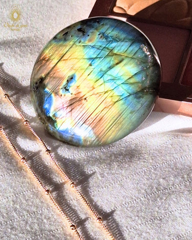 *Galet en Labradorite